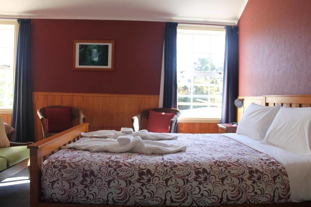 Stony River Hotel Okato Exterior photo